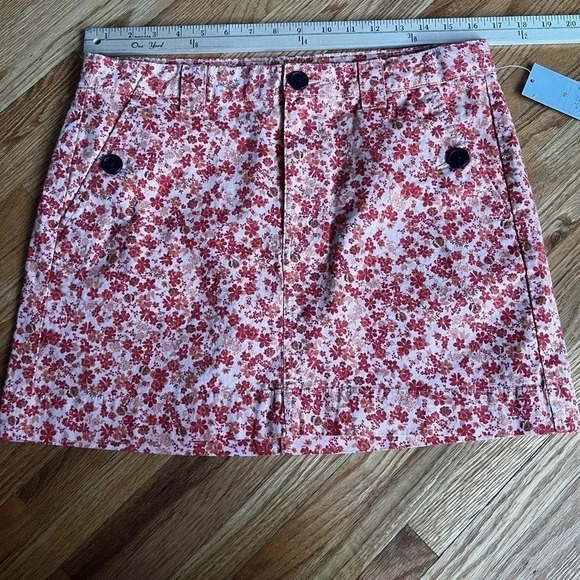 NWT Floral Mini Skirt - Picture 1 of 4